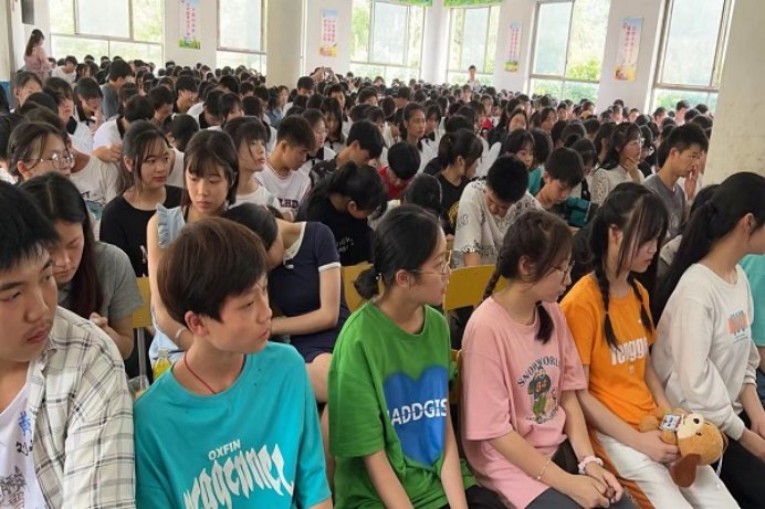 玉田初级中学举行“三防”主题法制教育讲座