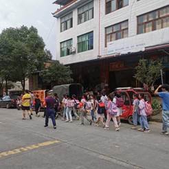 周全推进“路组长制”，向伤害说“不”新宁县白沙中间小学