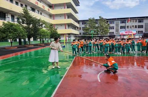 新宁解放小学围绕“讲、练、巡、访”，筑牢防溺水安全线