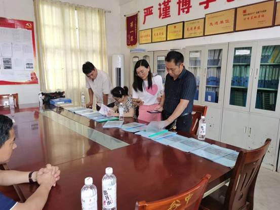 筑牢食品安全底线 护航师生生命安全——周纪国同道带队调研谷洲镇中学食品安全工作