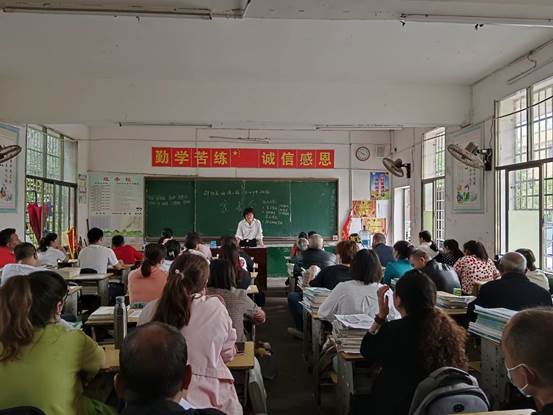 家校共建，携手共育塘渡口镇玉田初级中学开展家长开放日运动