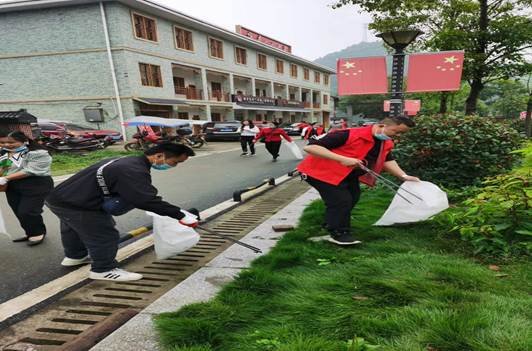 发扬艰苦奋斗  继续红色基因    ——白仓镇中间黉舍党总支党建引领“三创”举措