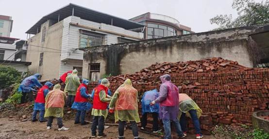 发扬艰苦奋斗  继续红色基因    ——白仓镇中间黉舍党总支党建引领“三创”举措