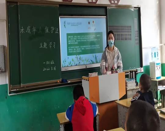 常抓法制安全，创建协调校园