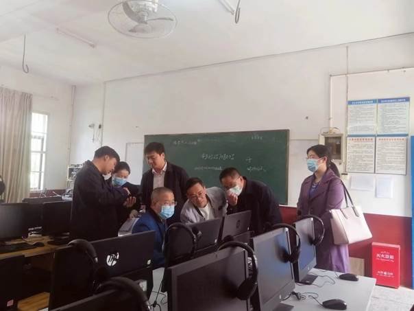 省视导组到洞口县视导国家教育质量监测预备工作