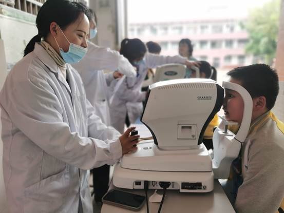 视力筛查进校园，关爱门生视力健康——武冈市红星小学开展视力检测运动
