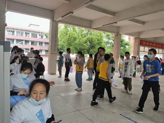 视力筛查进校园，关爱门生视力健康——武冈市红星小学开展视力检测运动