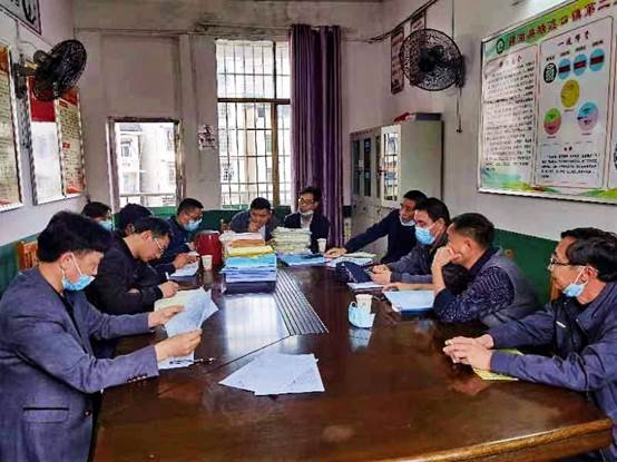 邵阳县塘渡口镇中间黉舍对各中小黉舍开展集中督查运动