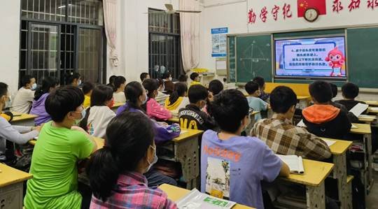 新宁县清江桥乡中间小学多行动开展预防溺水安全教育工作