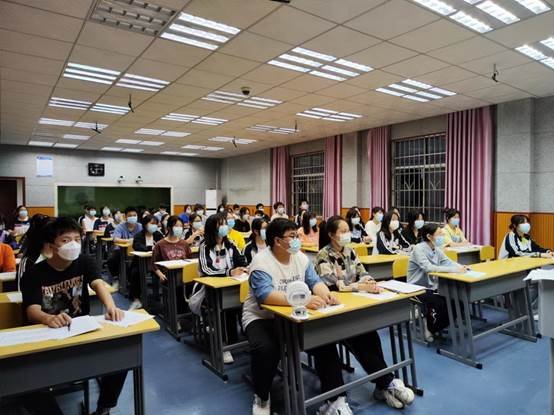 洞口四中组织开展生理委员培训运动