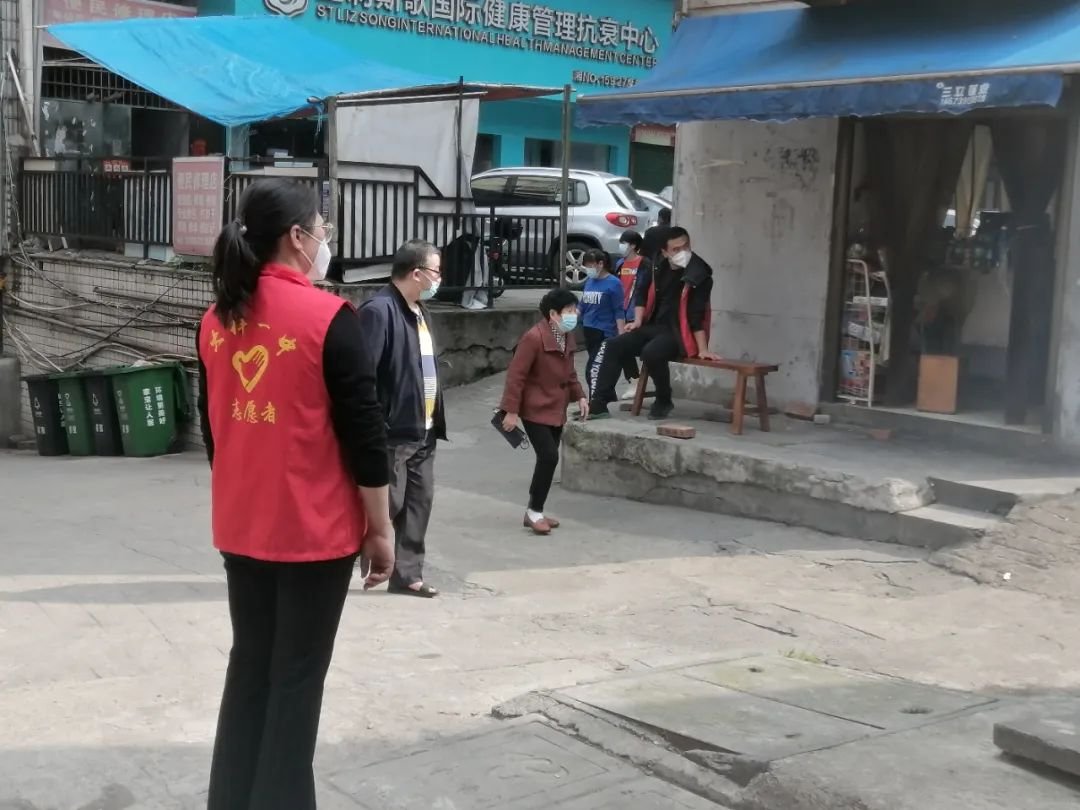 大样一中师者强担当，战“疫”显芳华——大祥一中教师自愿者积极投身抗疫一线