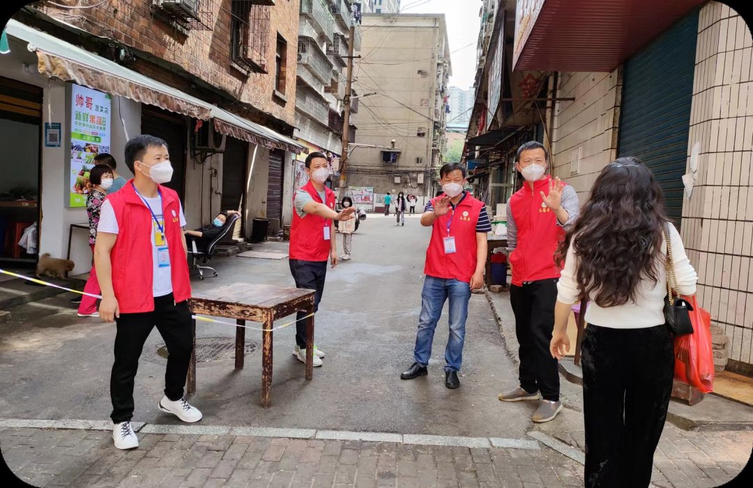 大样一中师者强担当，战“疫”显芳华——大祥一中教师自愿者积极投身抗疫一线