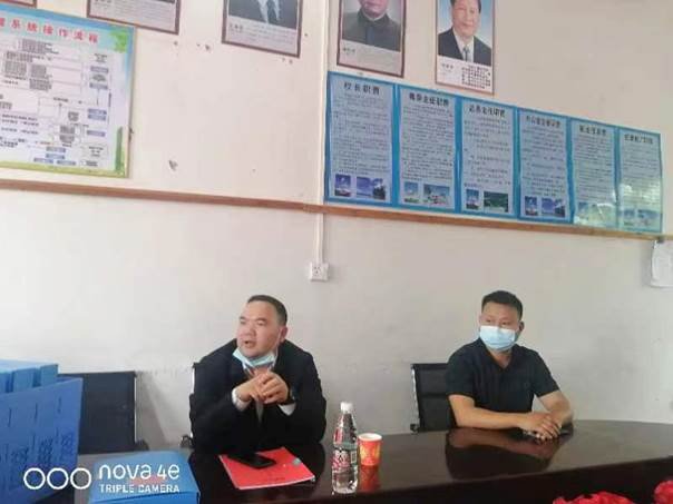 山门镇党委副书记一行深入横溪中学督查校园安全建设工作