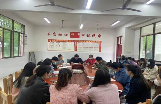 新宁县回龙寺镇军田中学开展“防溺水千师访万户”运动