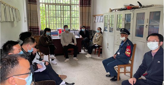 洞口县茶场黉舍疫情防控演练提拔师生应急处置能力