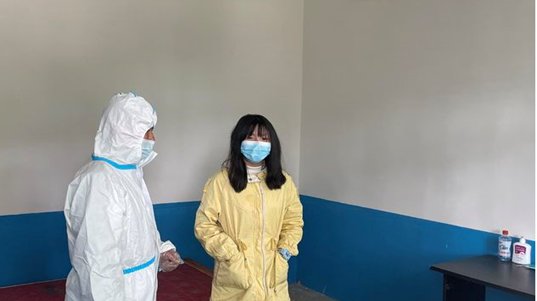 洞口县茶场黉舍疫情防控演练提拔师生应急处置能力