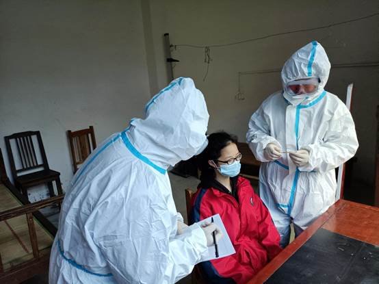 洞口县山门镇中学开展疫情防控应急演练运动