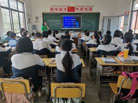 邵阳县下花桥镇中间完全小学开展交通安全教育主题班会