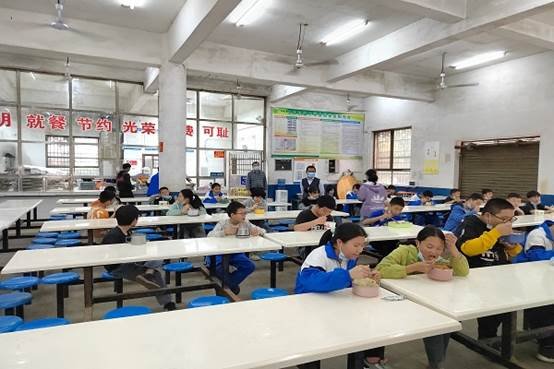 果断打好新冠疫情防控阻击战——塘渡口镇玉田中学开展疫情防控演练