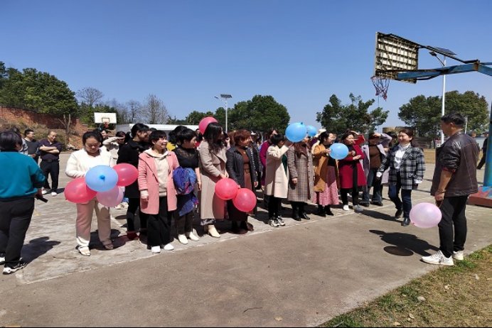 庆巾帼佳节，展靓丽风采——玉田中学庆祝三八妇女节趣味活动会