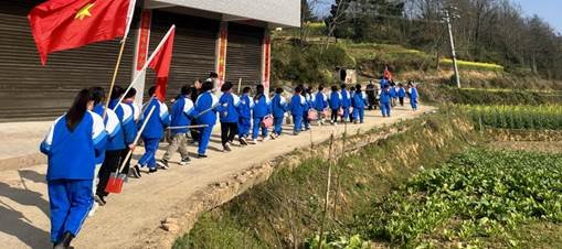 种一棵小树，净一方绿土——金称市镇中间完小3·12植树运动