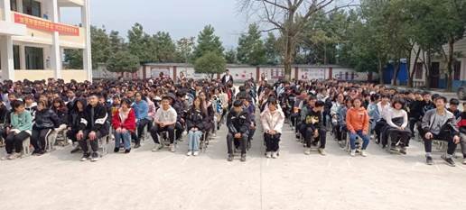 青春须早为，岂能长少年