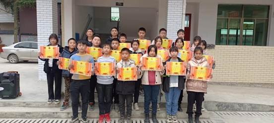 青春须早为，岂能长少年