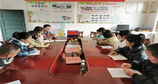 新宁县白沙中间幼儿园开展消防安全演练运动