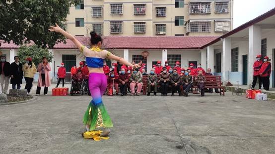 山门镇中学组织学雷锋运动把温暖送到老人心中