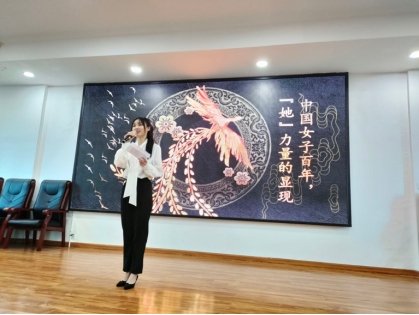 新宁县解放小学举行“三八”妇女节教师演讲比赛运动