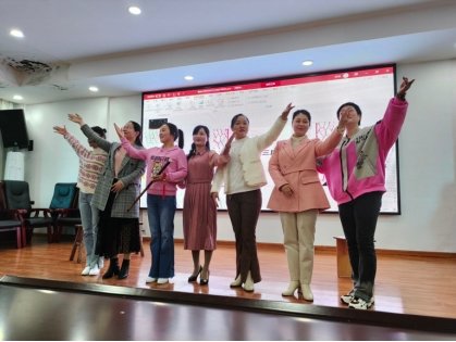 新宁县解放小学举行“三八”妇女节教师演讲比赛运动