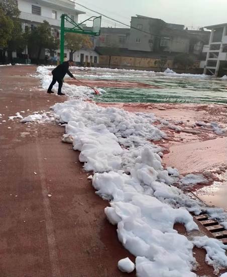 与平安牵手，共建文明校园——