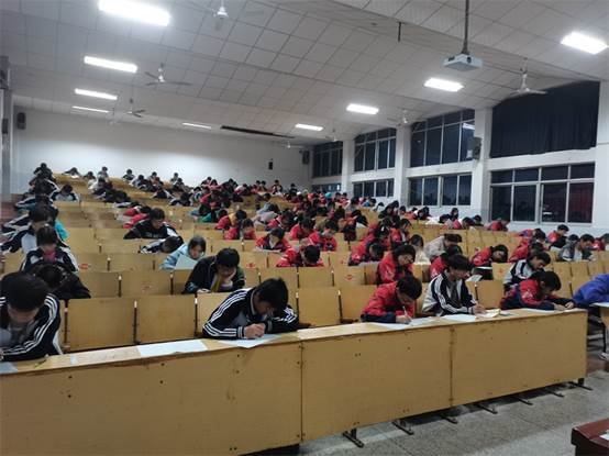 洞口四中举行科普科幻作文比赛