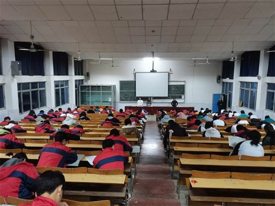 洞口四中举行科普科幻作文比赛