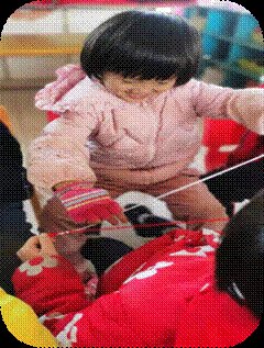 新宁县清江桥乡中间幼儿园开展“花样编织”运动