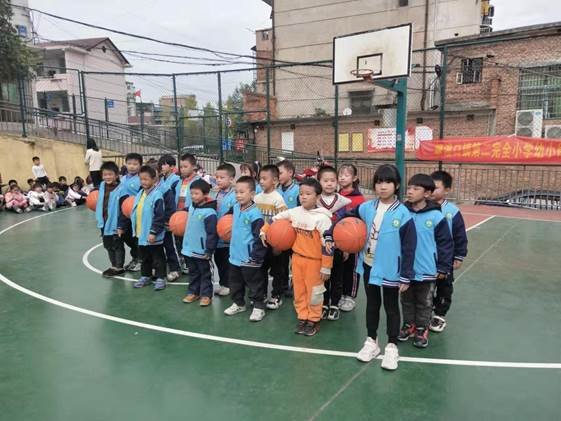 二完小一年级阳光体育运动报道