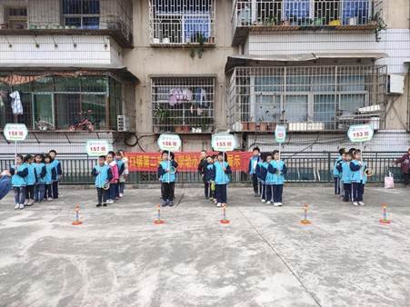 二完小一年级阳光体育运动报道