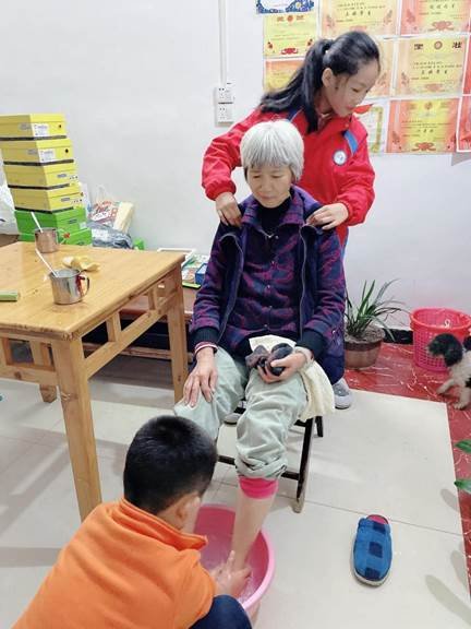 九九重阳节 浓浓敬老情