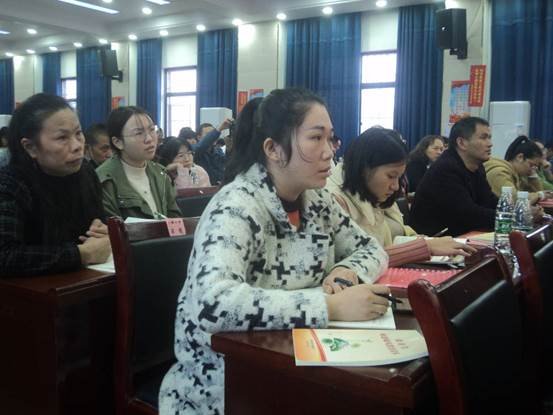 2021年邵阳县下花桥镇中间黉舍秋季教师培训