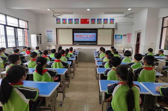 红色耀六小  童心颂党恩