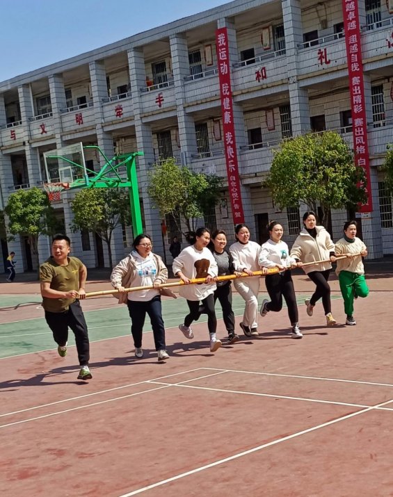 情暖三月 魅力在线——邵阳县白仓镇中间完小不俗三八女神节