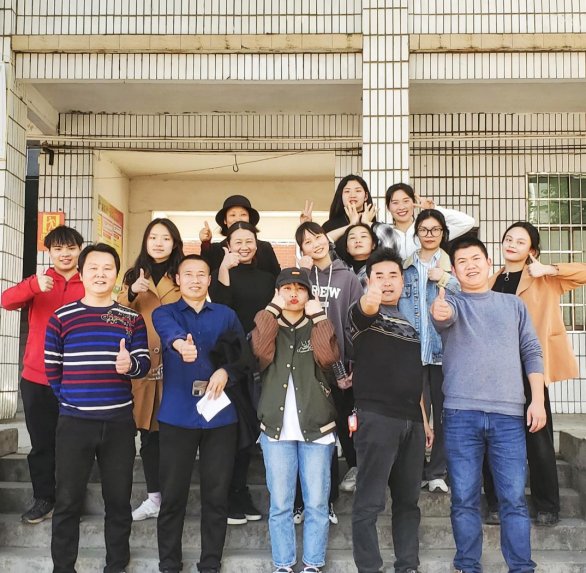 情暖三月 魅力在线——邵阳县白仓镇中间完小不俗三八女神节