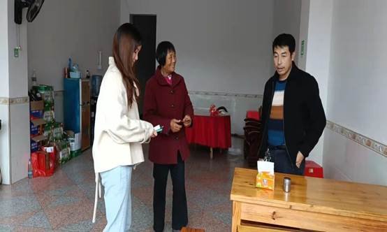 礼敬老人，情浓重阳