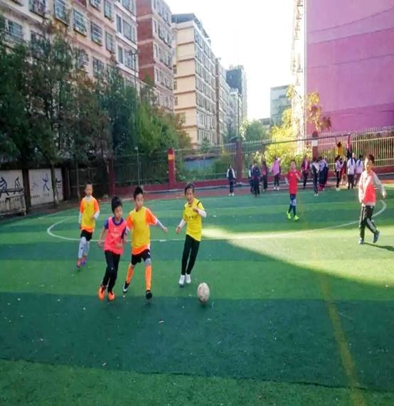 邵东四小班级足球赛第九日战报3年级八强对阵出炉‖2年级卫冕冠军首场遭遇平局‖1年级初登场