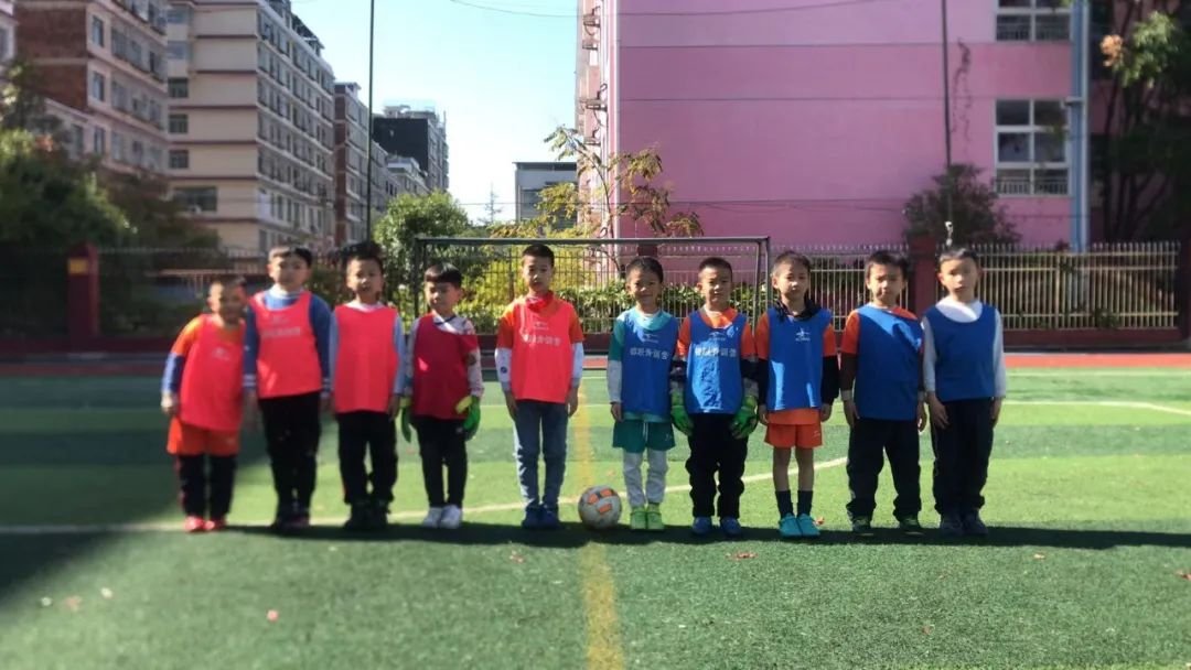 邵东四小班级足球赛第九日战报3年级八强对阵出炉‖2年级卫冕冠军首场遭遇平局‖1年级初登场