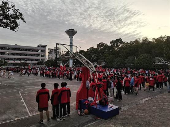 洞口四中举行2021年高二须眉篮球联赛