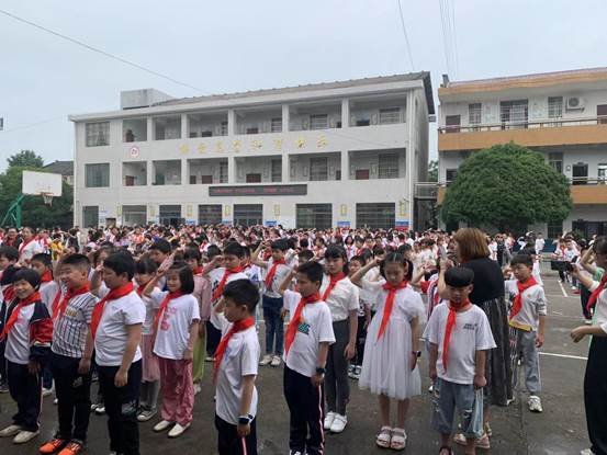 新邵县雀塘镇中间小学开展“我的六一我做主”运动