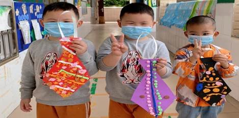 新宁县清江桥乡中间幼儿园开展“父亲节”系列教育运动