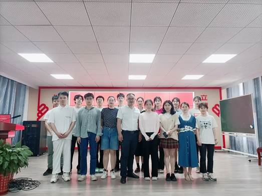 埋头育雏鹰微课展风采——记县芙蓉黉舍实习教师微型课比赛