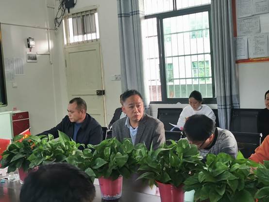 洞口县管竹中学召开2022年上期卒业学考研讨会